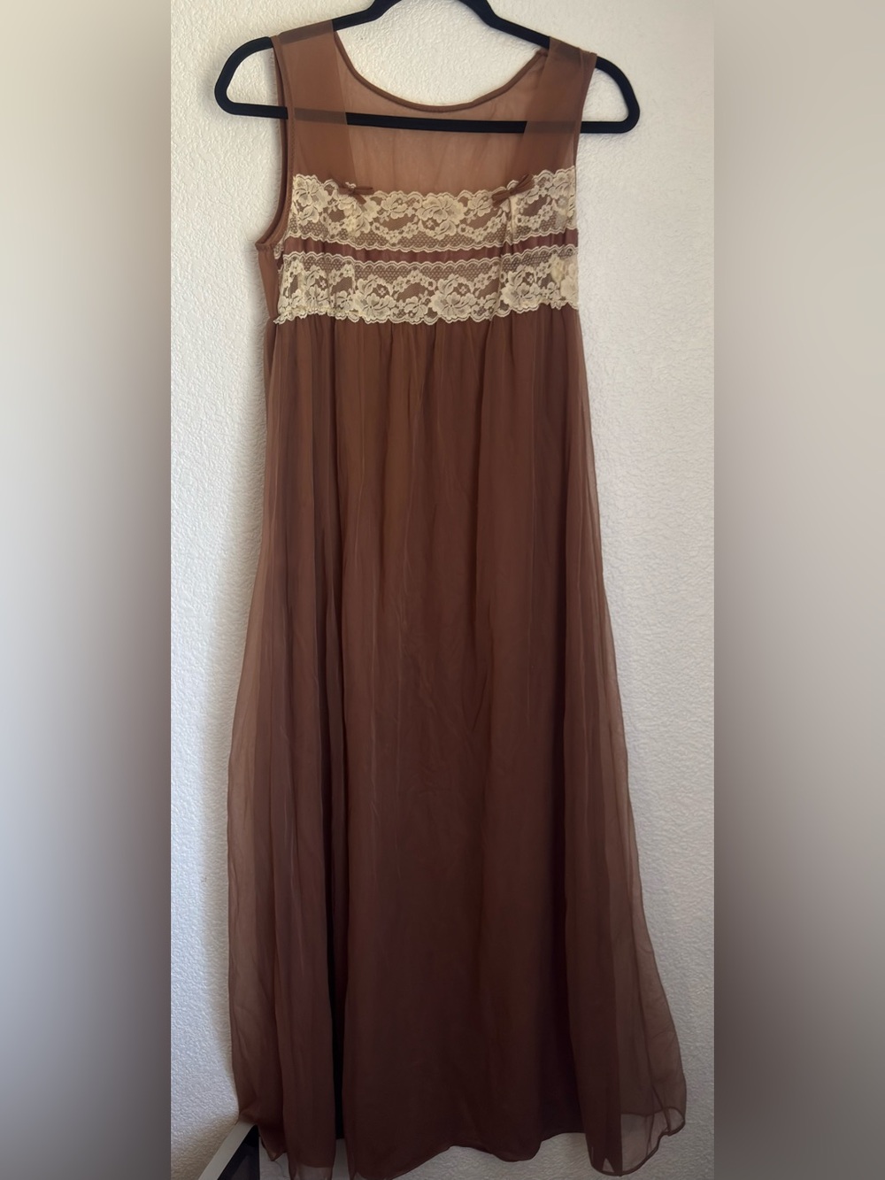 Tosca  lingerie  60s Vintage Mocha  With Beige Lace Made In USA Size L Silky Nyl